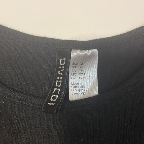 Dramatic crop top XS - Picture 2 of 2